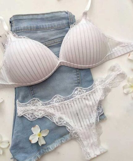 Conjunto Triangulo Soft y less clásica Andressa